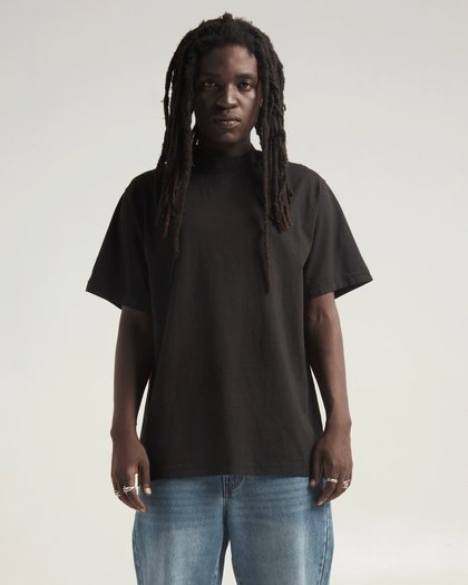 Black（C00888）